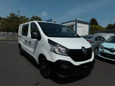 Gebraucht Renault Trafic Komfort 120 PS (88 kW) 2016 Weiß Van / Kleinbus