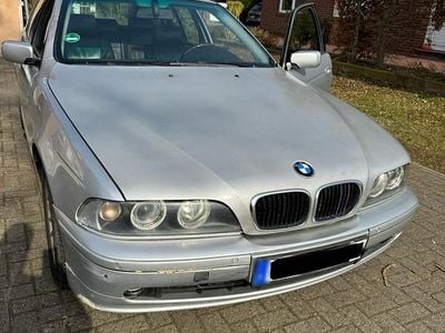 Gebraucht BMW 530 Exclusive 193 PS (141 kW) 2003 Silber Kombi