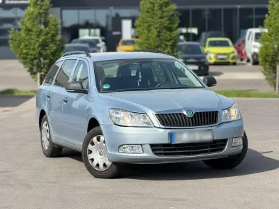 Gebraucht Skoda Octavia 105 PS (77 kW) 2011 Grau Limousine