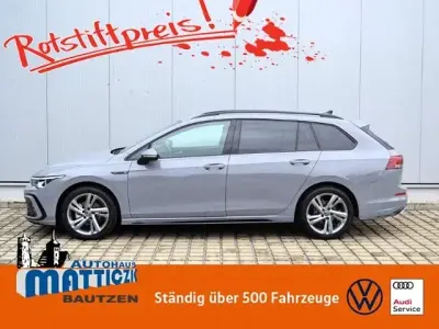 Gebraucht VW Golf VIII R-line 131 PS (96 kW) 2024 Mondsteingrau metallic Kombi