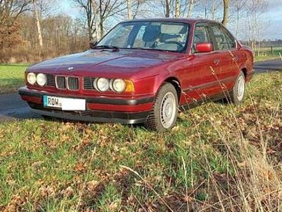 Gebraucht BMW 525 143 PS (105 kW) 1992 Rot Limousine