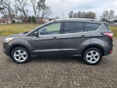 Gebraucht Ford Kuga 179 PS (131 kW) 2016 Grau SUV