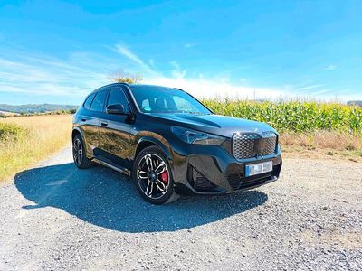 Gebraucht BMW iX1 M Sport 150 kW (204 PS) 2025 Schwarz SUV