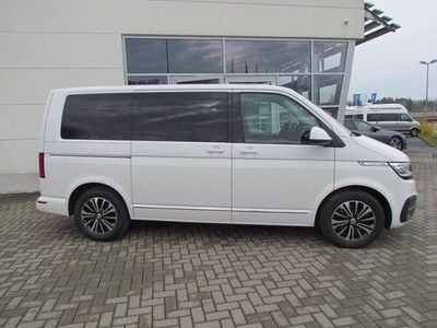 Second-hand VW Multivan Generation Six 204 CP (150 kW) 2022 Alb Monovolum