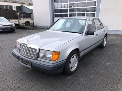 Gebraucht Mercedes E260 160 PS (117 kW) 1988 Grau Limousine