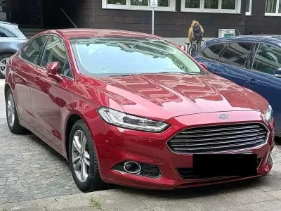 Gebraucht Ford Mondeo Titanium 203 PS (149 kW) 2018 Rot Limousine