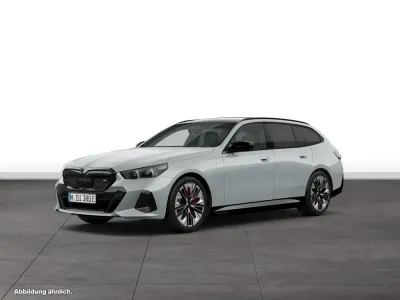 Gebraucht BMW i5 Sport Line 442 kW (601 PS) 2025 Grau Kombi