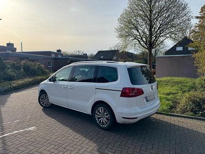 Second-hand VW Sharan 170 CP (125 kW) 2012 Alb Monovolum