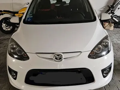 Gebraucht Mazda 2 Inclusive 103 PS (75 kW) 2009 Weiß Kleinwagen