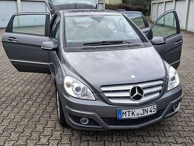 Gebraucht Mercedes B200 Sport Edition 136 PS (100 kW) 2010 Silber Van / Kleinbus