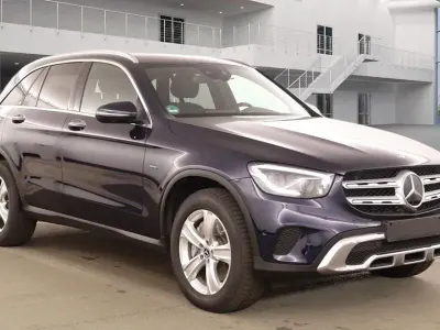 Gebraucht Mercedes GLC300e 306 PS (225 kW) 2021 Blau SUV