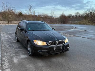Schwarz Gebraucht 2011 BMW 330 M Sport Kombi | 11.899 € (Etwas zu teuer)