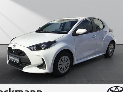 Weiß Gebraucht 2023 Toyota Yaris Comfort Limousine | 13.990 € (Guter Preis)
