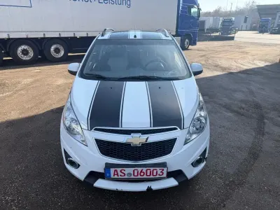 Begagnad Chevrolet Spark LS 68 HK (50 kW) 2011 Vit Halvkombi
