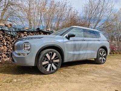 Gebraucht Mitsubishi Outlander P-HEV Top 306 PS (225 kW) 2025 Grau SUV