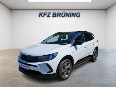 Gebraucht Opel Grandland X 181 PS (133 kW) 2022 Jade weiss / dach schwarz SUV