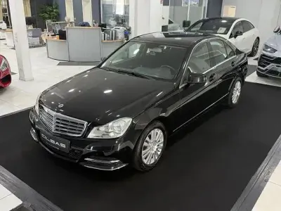 Gebraucht Mercedes C200 Elegance 184 PS (135 kW) 2013 Schwarz Limousine