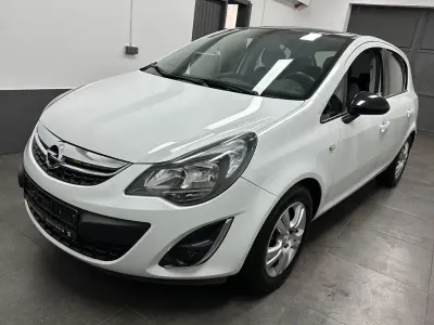 Gebraucht Opel Corsa Color Edition 87 PS (63 kW) 2012 Weiß Kleinwagen