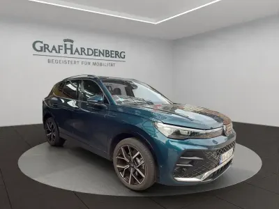 Gebraucht VW Tiguan R-line 177 PS (130 kW) 2025 Blau SUV