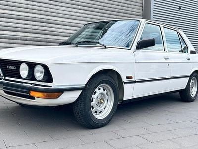 Gebraucht BMW 520 122 PS (89 kW) 1980 Alpinweiß Limousine