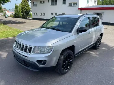 Gebraucht Jeep Compass Limited 163 PS (119 kW) 2013 Bright silver metallic clear SUV