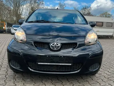 Second-hand Toyota Aygo 68 CP (50 kW) 2009 Negru Hatchback