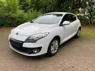 Gebraucht Renault Mégane Dynamique 131 PS (96 kW) 2013 Weiß Limousine
