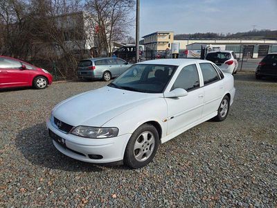 Gebraucht Opel Vectra Comfort 101 PS (74 kW) 1999 Weiß Limousine