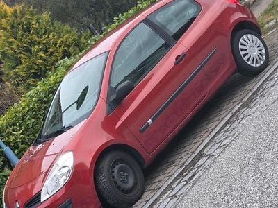 Gebraucht Renault Clio III 75 PS (55 kW) 2005 Rot Kleinwagen