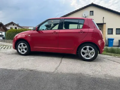 Gebraucht Suzuki Swift 92 PS (67 kW) 2005 Rot Kleinwagen