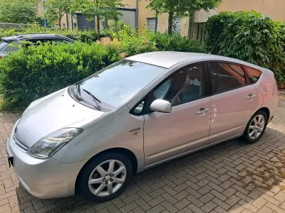 Gebraucht Toyota Prius 77 PS (56 kW) 2007 Silber Kleinwagen