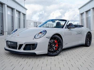 Porsche 911 Carrera 4 GTS