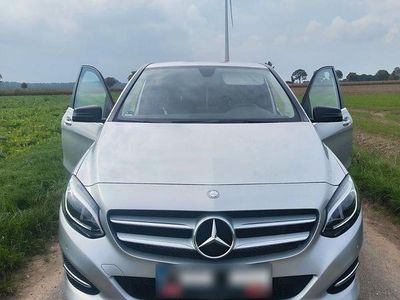 Gebraucht Mercedes B200 136 PS (100 kW) 2015 Silber Van / Kleinbus