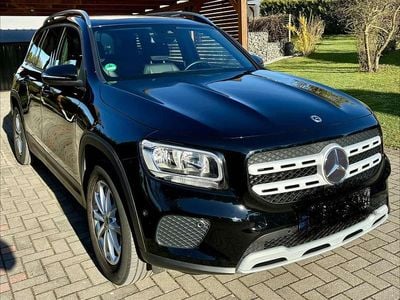 Second-hand Mercedes GLB180 136 CP (100 kW) 2022 Negru SUV