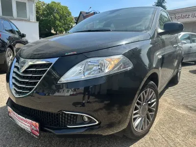 Gebraucht Lancia Ypsilon Silver 69 PS (50 kW) 2012 Schwarz Kleinwagen