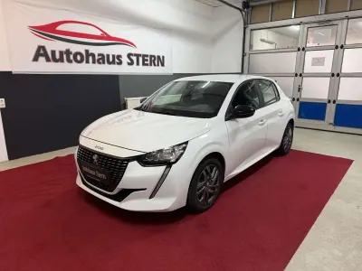 Gebraucht Peugeot 208 Active 101 PS (74 kW) 2022 Blanc banquise Kleinwagen
