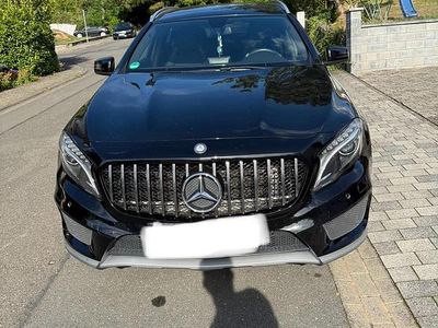 Mercedes GLA220