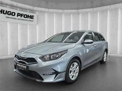 Gebraucht Kia Ceed Vision 120 PS (88 kW) 2023 (css) lunar silver m (metallisch silber) Kleinwagen