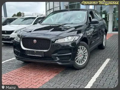 Käytetty Jaguar F-Pace Pure 179 HP (131 kW) 2016 Musta Katumaasturi