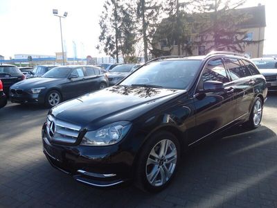 Gebraucht Mercedes C180 156 PS (114 kW) 2014 Schwarz Kombi