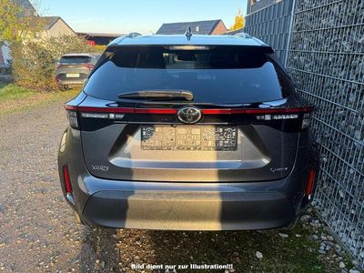 Neu Toyota Yaris Cross Style 116 PS (85 kW) 2025 SUV