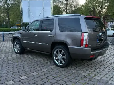 Gebraucht Cadillac Escalade 409 PS (300 kW) 2011 Grau SUV