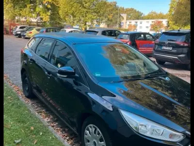 Gebraucht Ford Focus 110 PS (80 kW) 2016 Schwarz Kombi