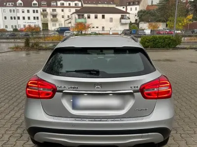 Usata Mercedes GLA200 136 CV (100 kW) 2014 Grigio SUV