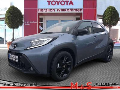 Celestite grey metallic / night sky black Gebraucht 2023 Toyota Aygo X Comfort SUV | 19.750 € (Teuer)