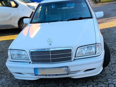 Gebraucht Mercedes C220 Elegance 125 PS (91 kW) 1999 Weiß Limousine