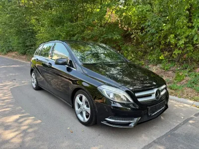 Gebraucht Mercedes B200 136 PS (100 kW) 2013 Schwarz Kleinwagen