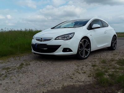 Gebraucht Opel Astra GTC Innovation 179 PS (131 kW) 2011 Weiß Limousine