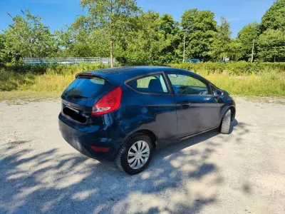 Gebraucht Ford Fiesta Ambiente 60 PS (44 kW) 2008 Blau Kleinwagen
