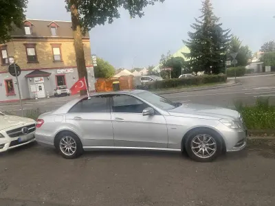 Używany Mercedes E300 Avantgarde 204 KM (150 kW) 2010 Srebrny Sedan/Limuzyna